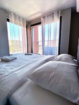 Апартаменты MB Cracow Apartments Краков Apartment with 2 Bedrooms, balcony and air conditioning- Szlak 50 Street-1